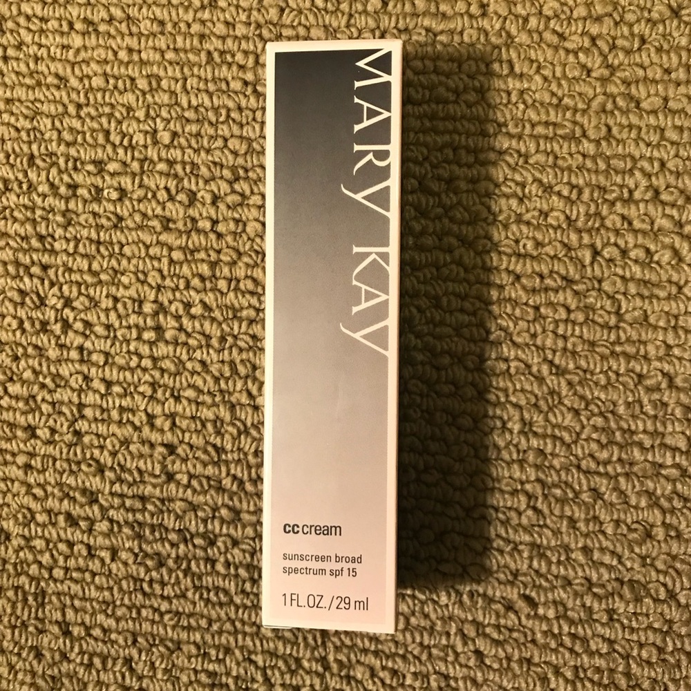Mary Kay CC Cream - Light to Medium